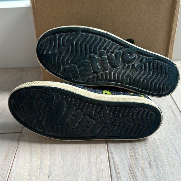 Native Brand Sandals: Jefferson Child Print size J1 - Picture 6 of 7